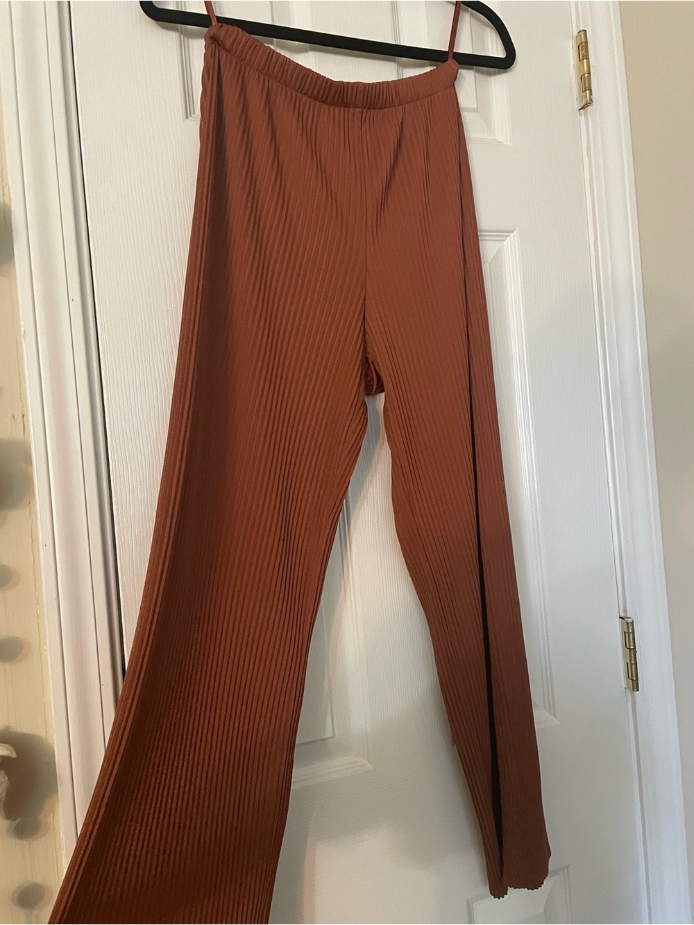 Uniqlo Wide-Leg Ribbed Knit Pants — Rust Brown